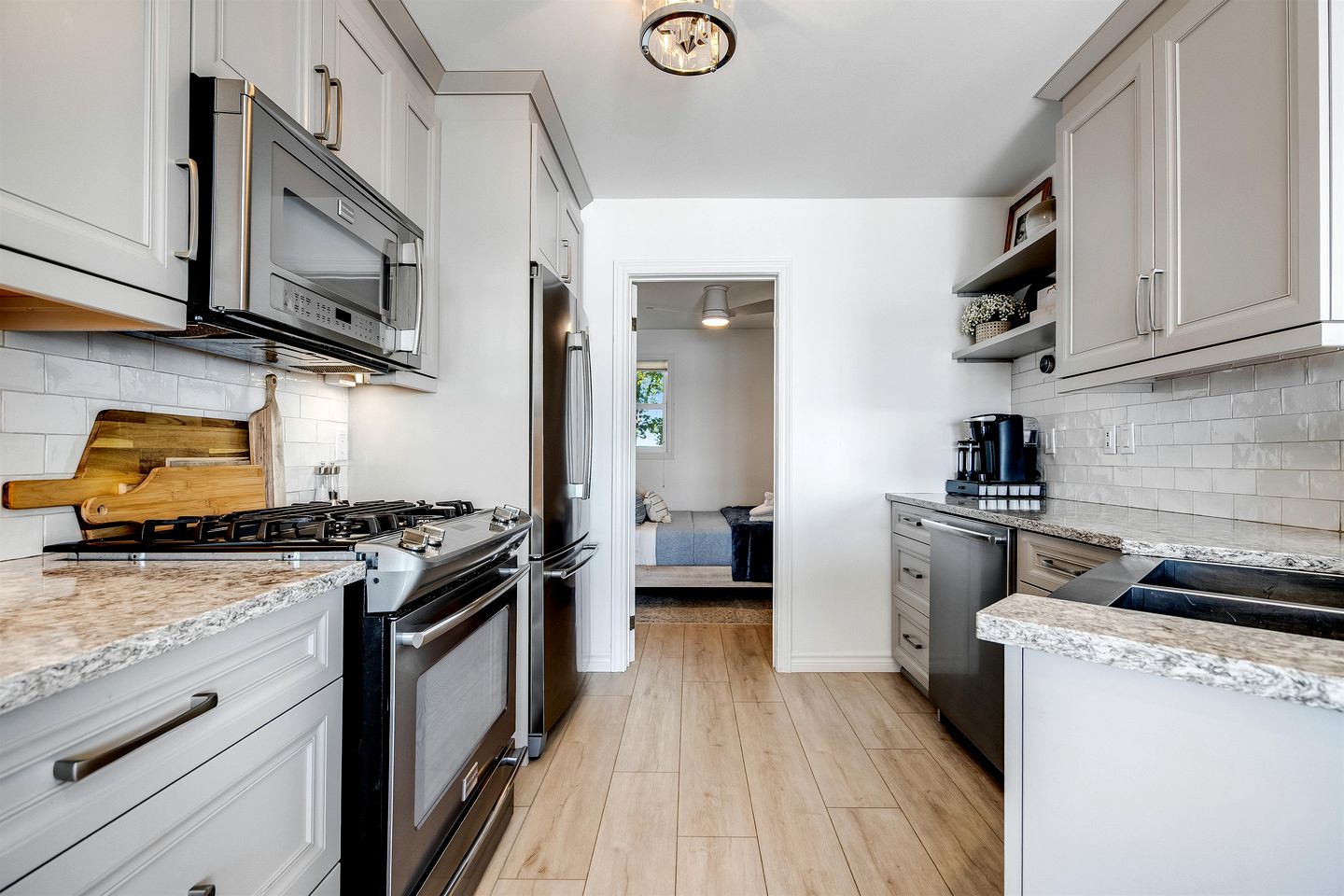 Beachfront Cottage with Stunning Sights in Leamington, Ontario