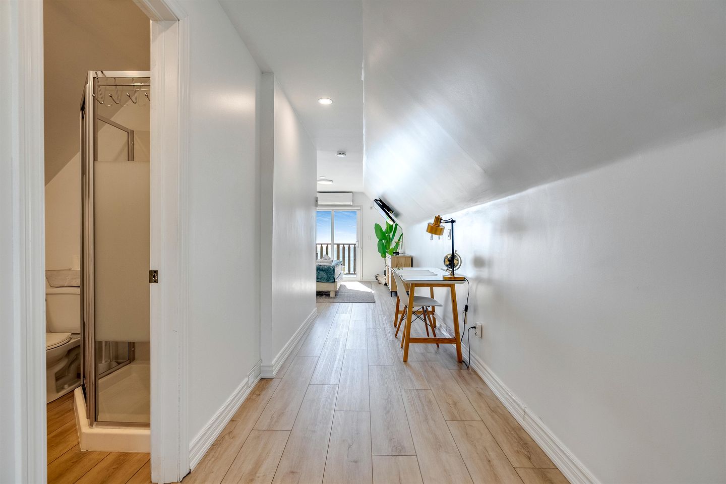 Beachfront Cottage with Stunning Sights in Leamington, Ontario