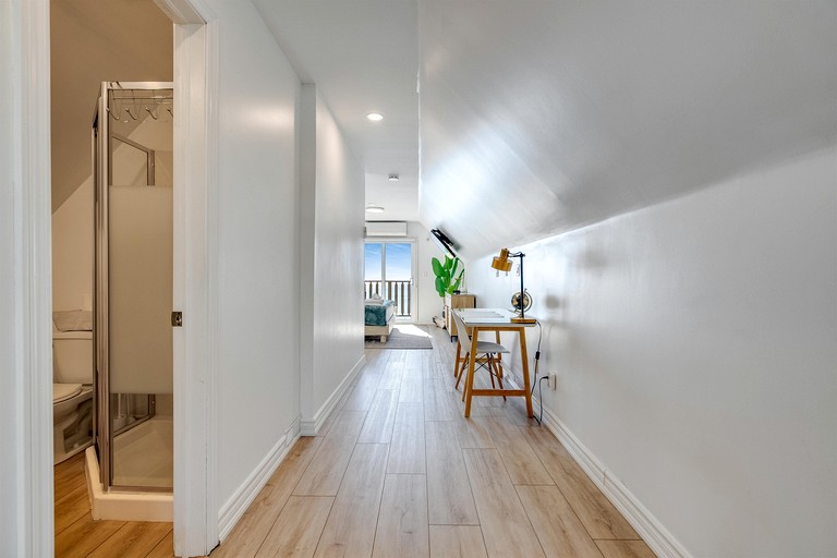 Cottages (Canada, Leamington, Ontario)