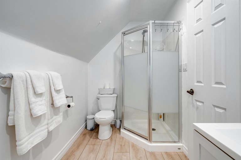 Cottages (Canada, Leamington, Ontario)