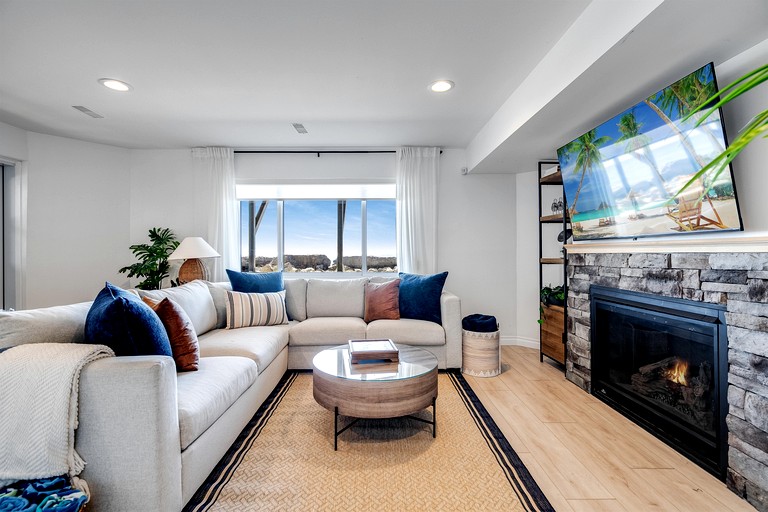 Cottages (Canada, Leamington, Ontario)