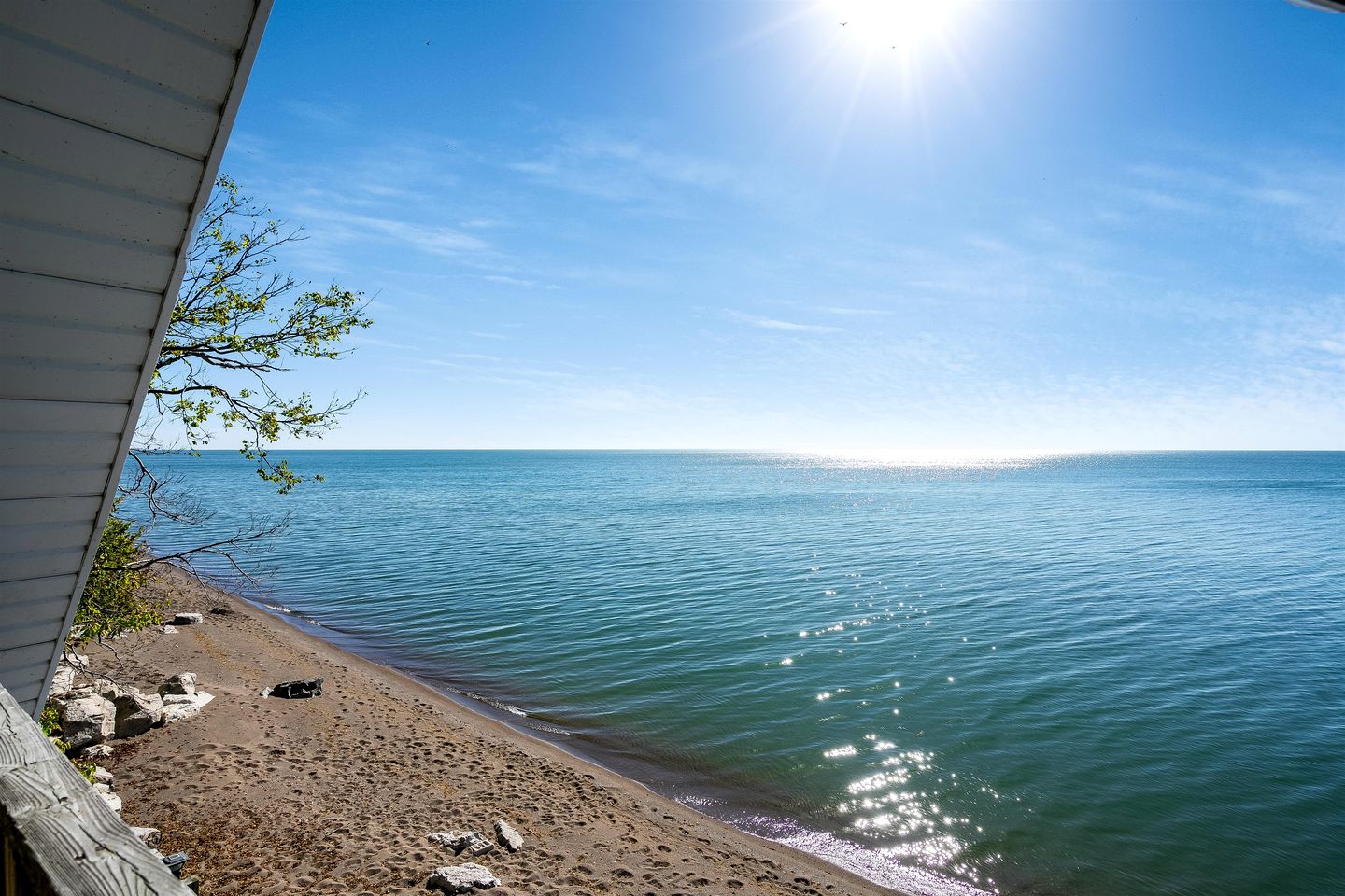 Beachfront Cottage with Stunning Sights in Leamington, Ontario