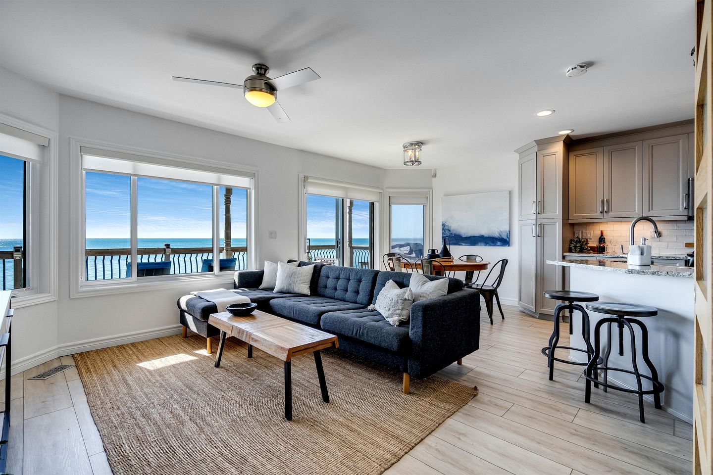 Beachfront Cottage with Stunning Sights in Leamington, Ontario