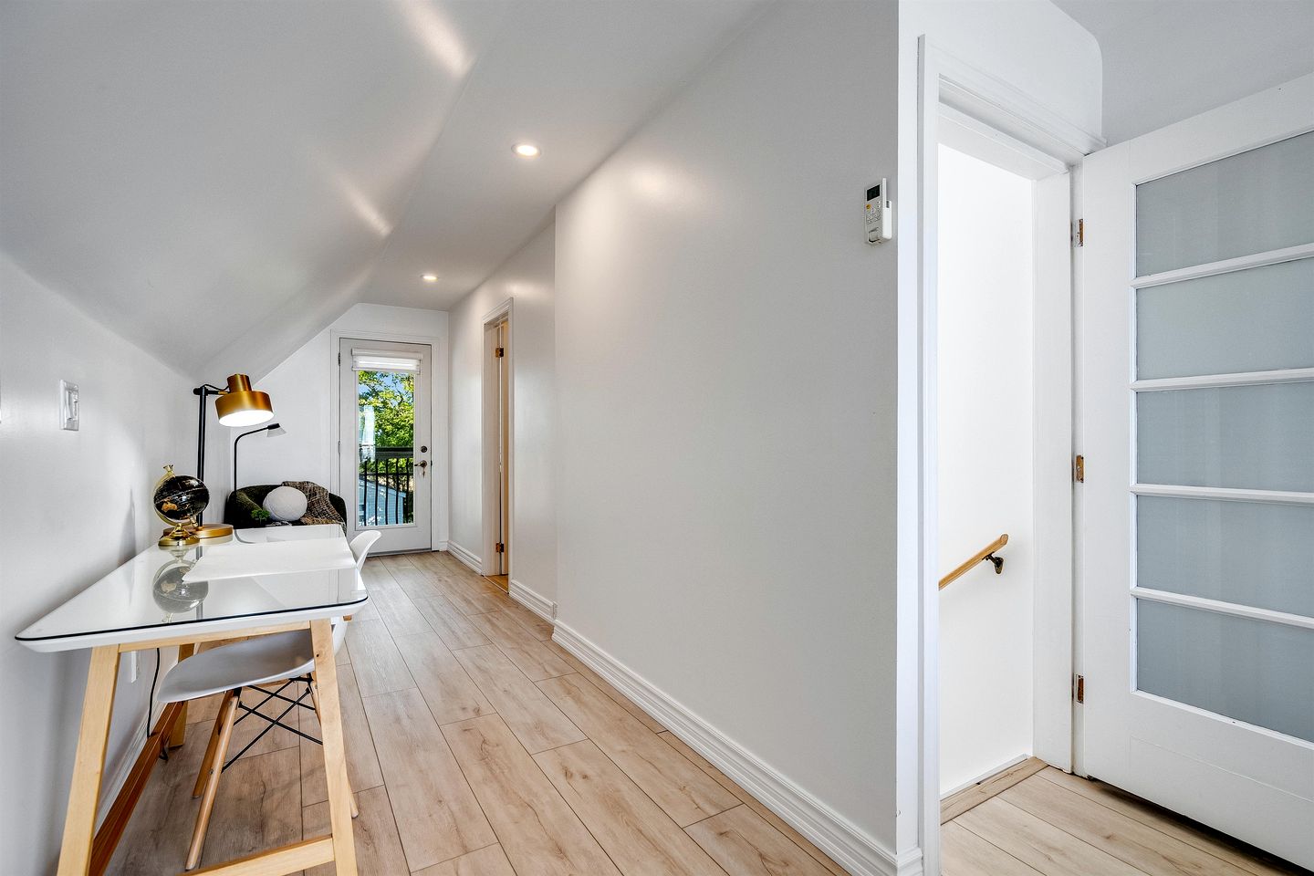 Beachfront Cottage with Stunning Sights in Leamington, Ontario