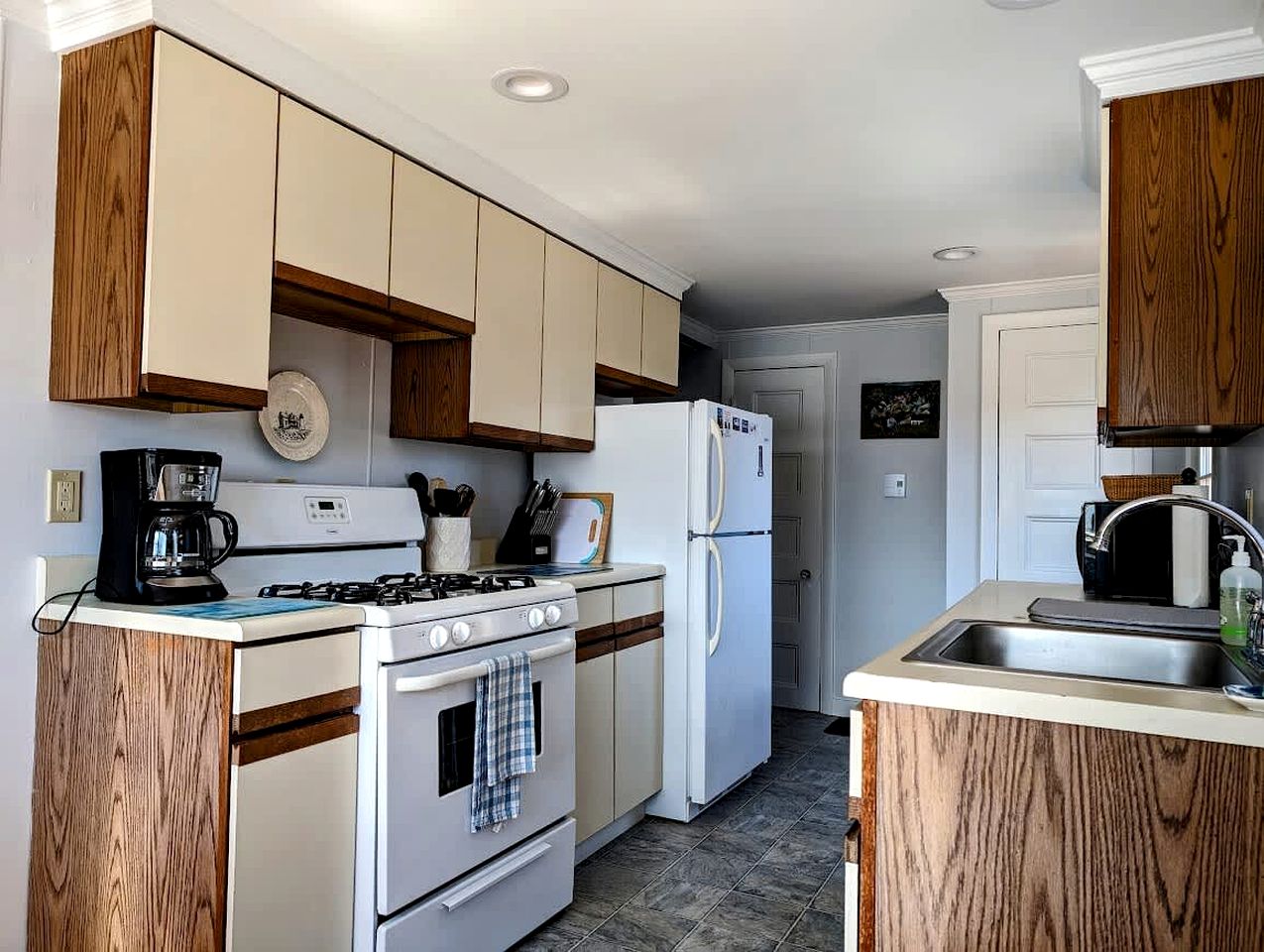 Cozy Waterfront Cottage with Private Beach and Fire Pit Near Gouldsboro, Maine