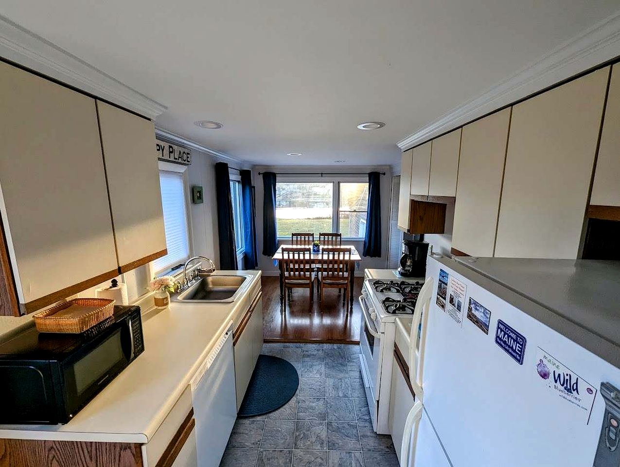 Cozy Waterfront Cottage with Private Beach and Fire Pit Near Gouldsboro, Maine