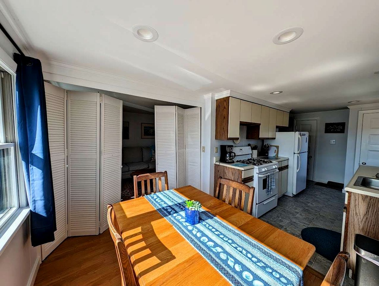 Cozy Waterfront Cottage with Private Beach and Fire Pit Near Gouldsboro, Maine