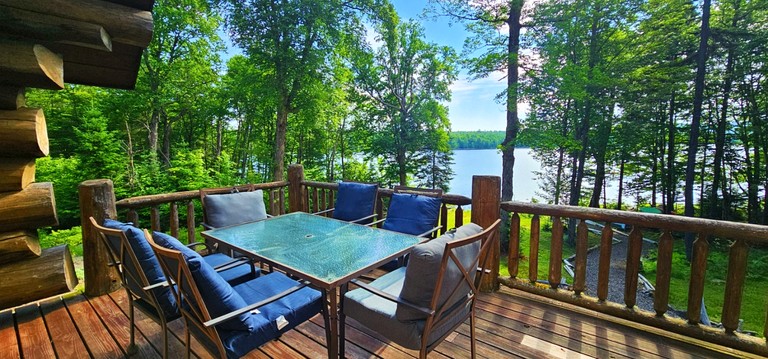 Cabins (United States of America, Rockwood, Maine)