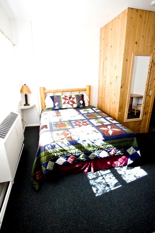 Nature Lodges (Mead, Washington, United States)