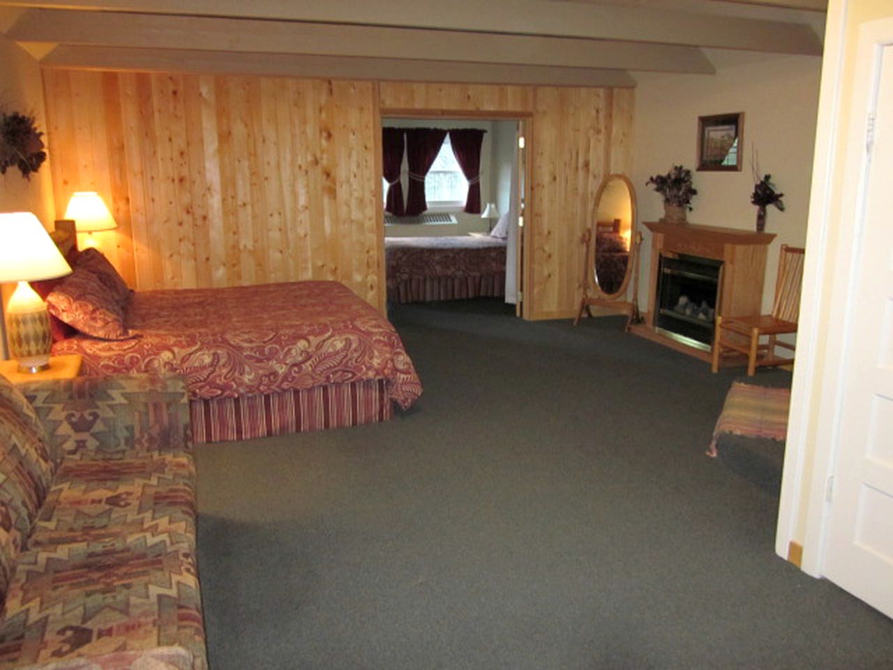 Nature Lodges (Mead, Washington, United States)