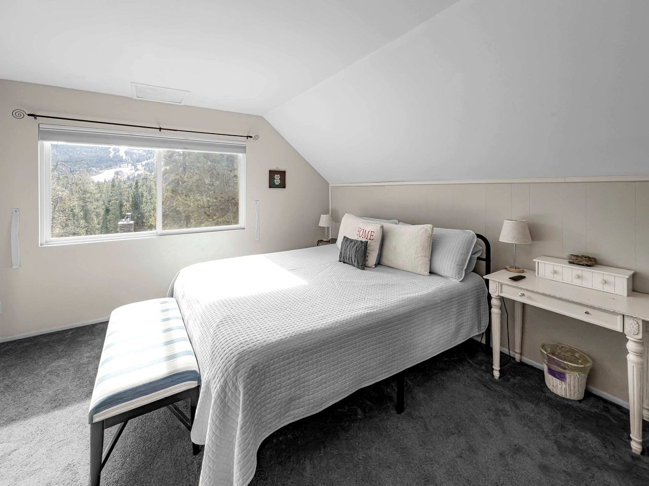 Relaxing Nature-Inspired Retreat with Cozy Lounge in Big Bear, California