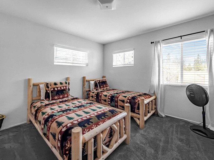 Cabins (United States of America, Big Bear, California)