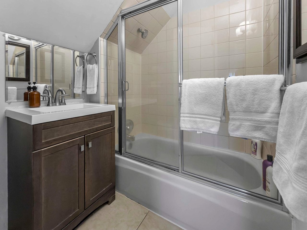 Relaxing Nature-Inspired Retreat with Cozy Lounge in Big Bear, California