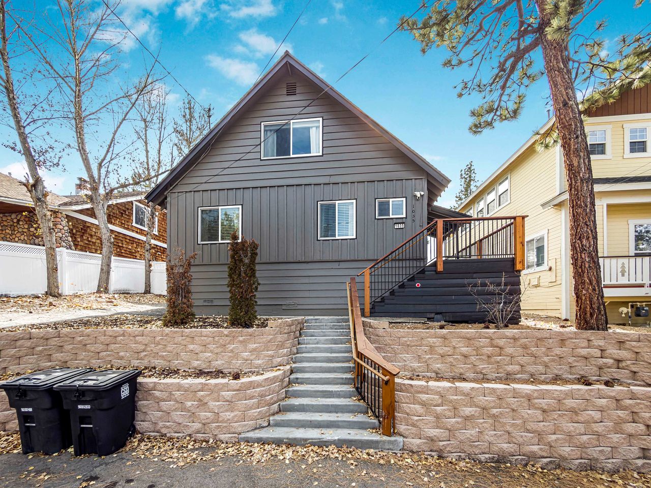 Cabins (United States of America, Big Bear, California)