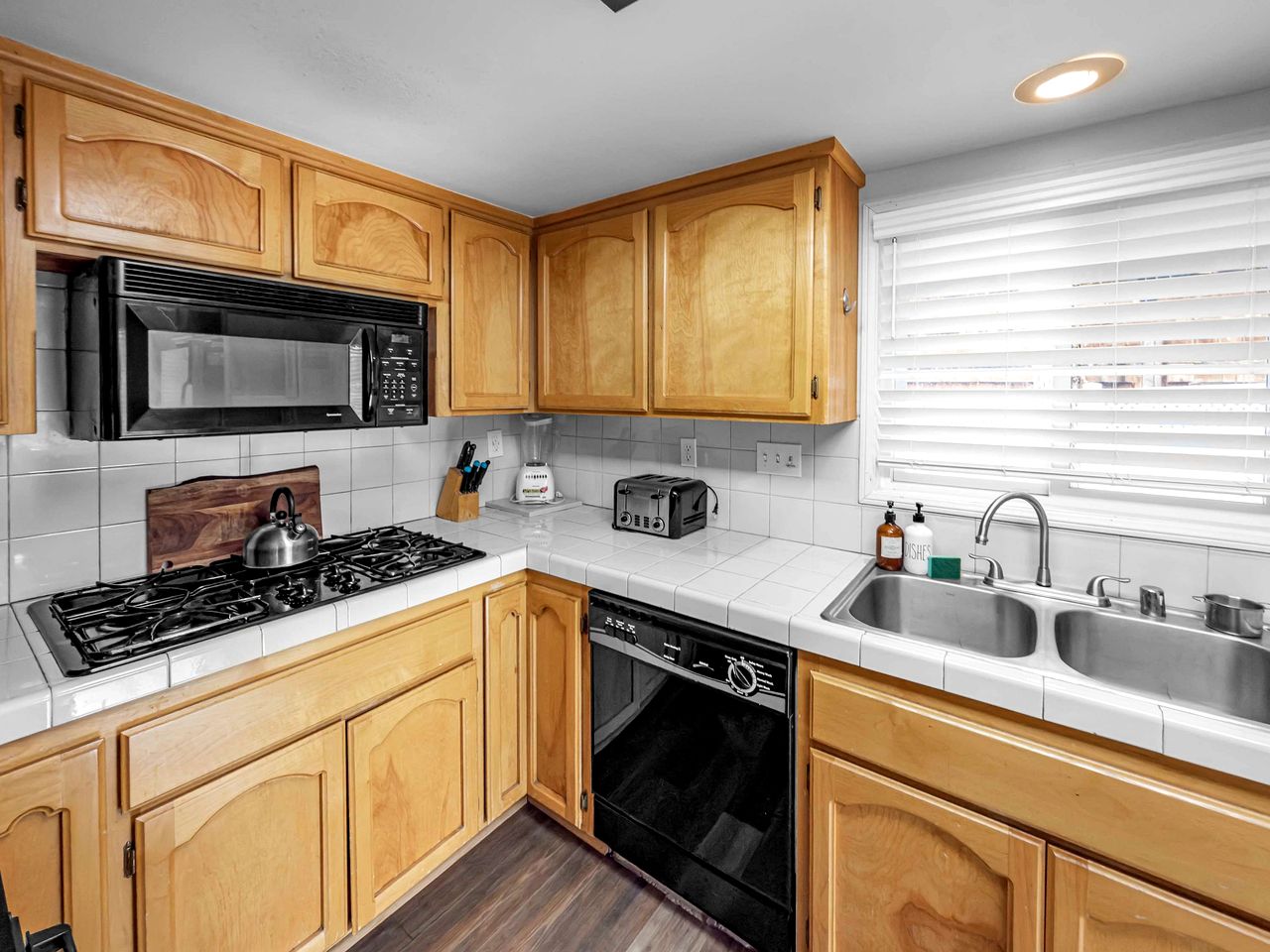 Relaxing Nature-Inspired Retreat with Cozy Lounge in Big Bear, California