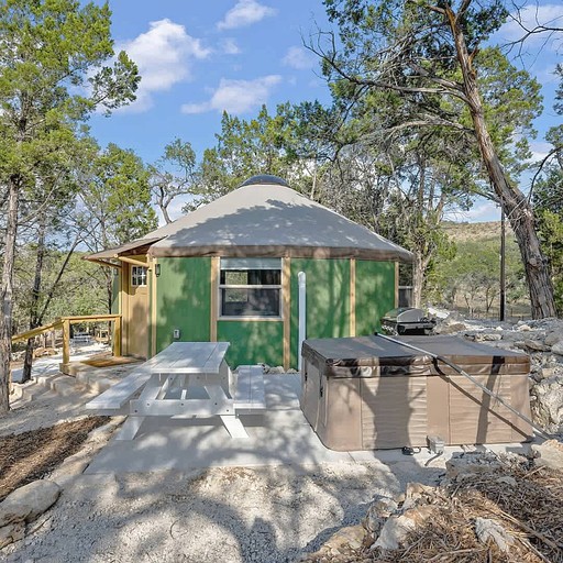 Luxurious Yurt-Cabin with Private Hot Tub Located Near Canyon Lake, Texas