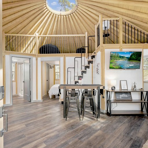 Cabins (United States of America, Canyon Lake, Texas)