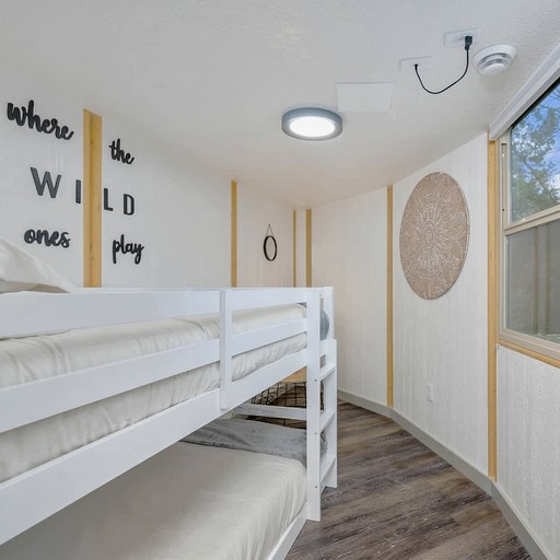 Cabins (United States of America, Canyon Lake, Texas)