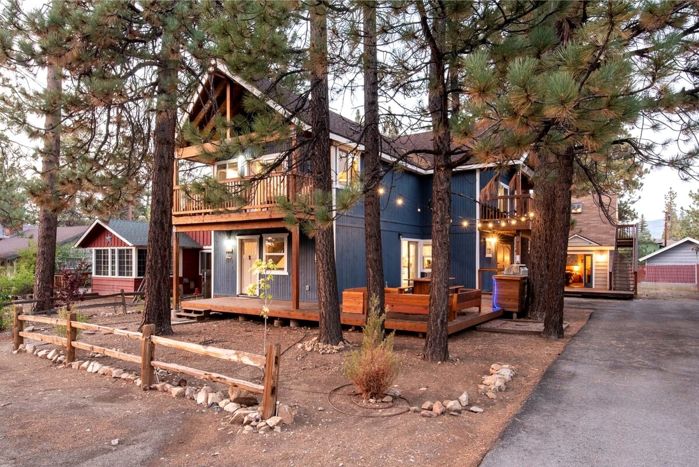 Gorgeous Cabin with Hot-tub, Pool Table and Barbecue in Big Bear Lake, California