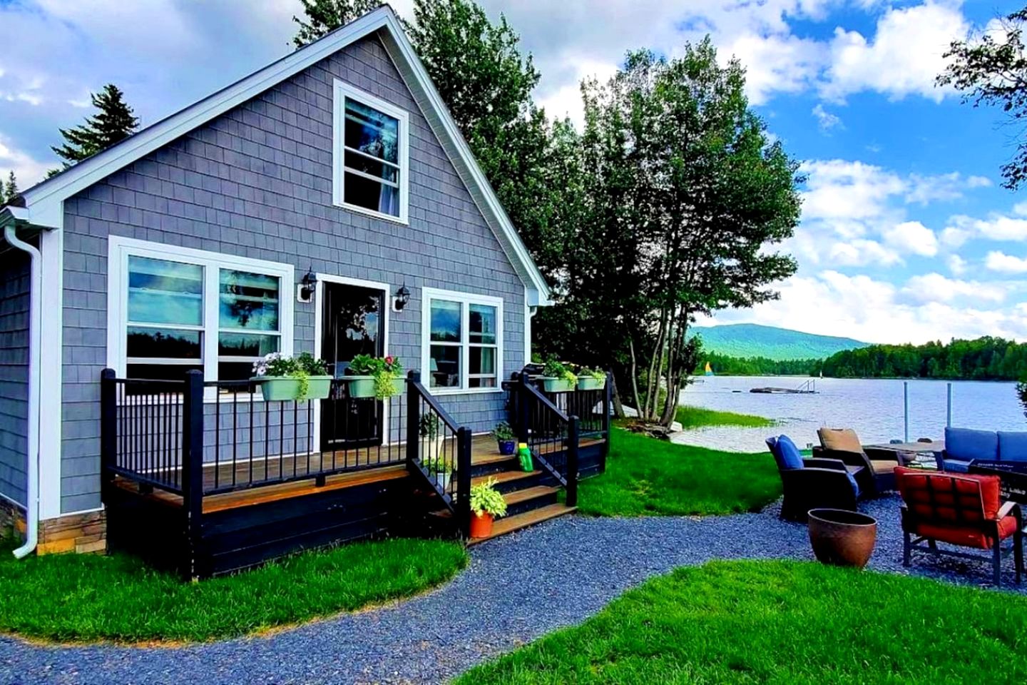 Beautiful Cottage with Lovely Outdoor Living with Views in Maine