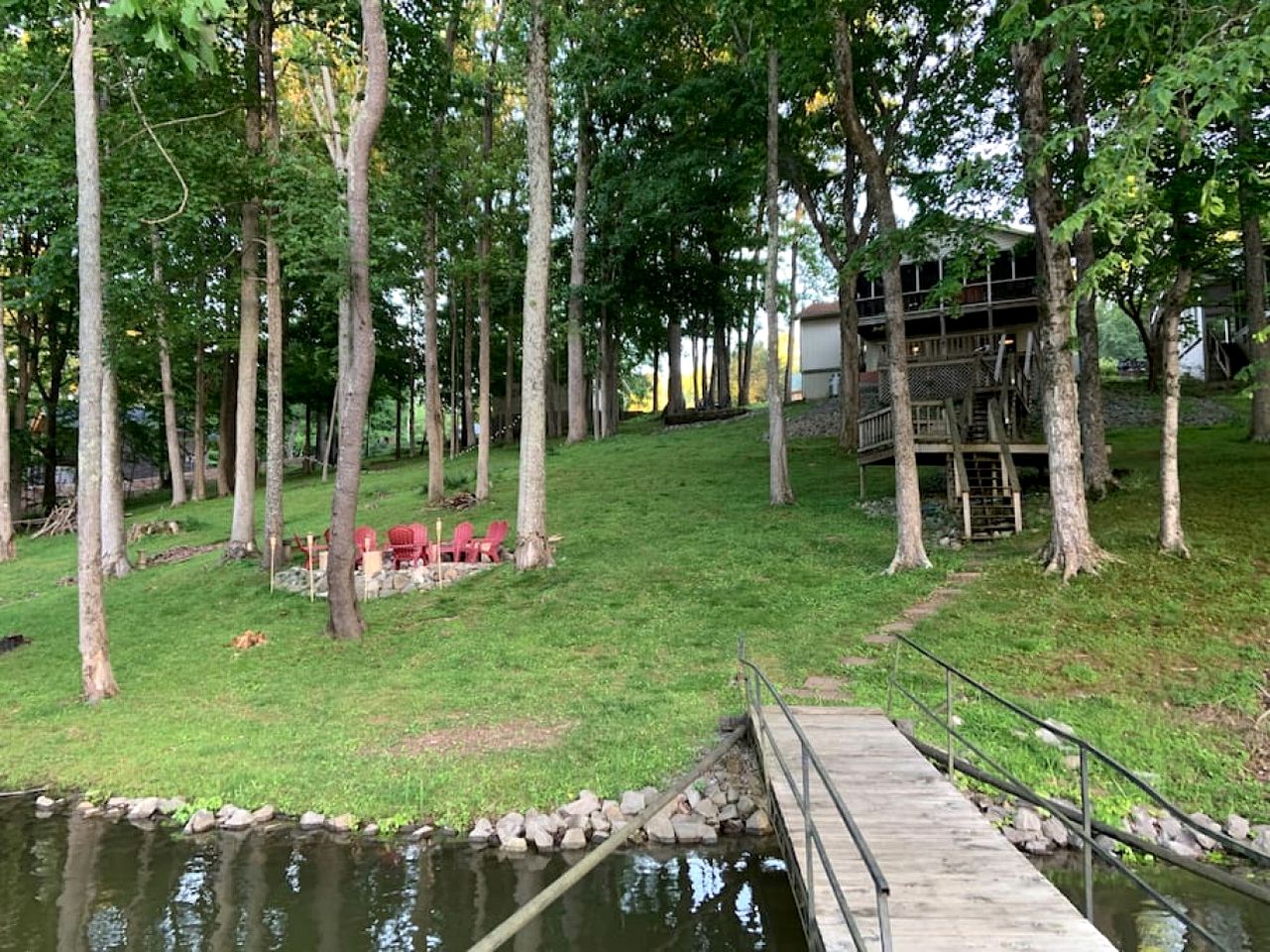 Waterfront Cabin with Private Dock, Jacuzzi and Deck in Kentucky