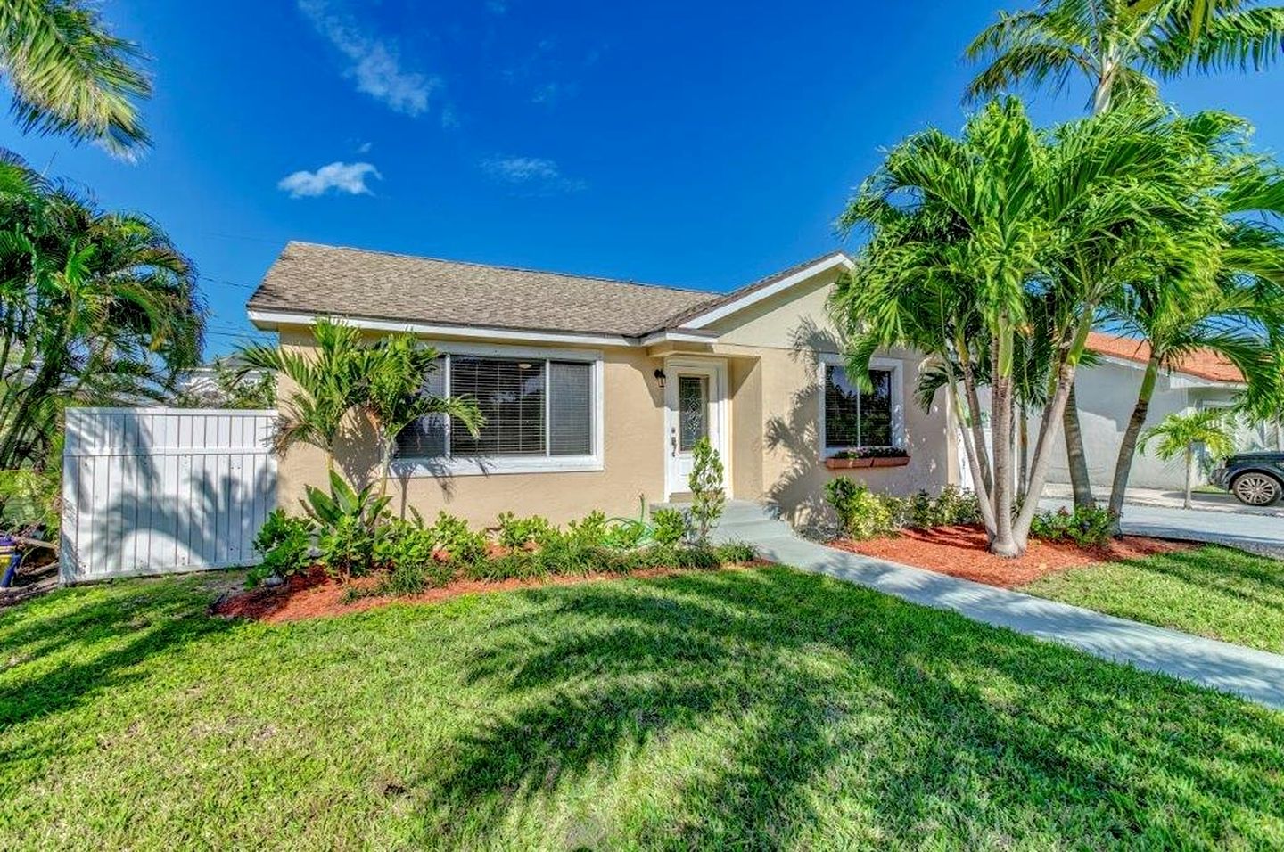 Awesome Cottage Close to the Beach in West Palm Beach, Florida