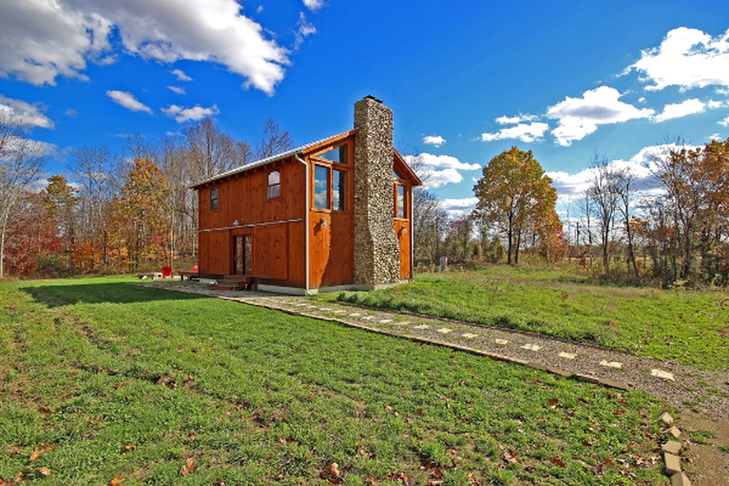Barns (Logan, Ohio, United States)