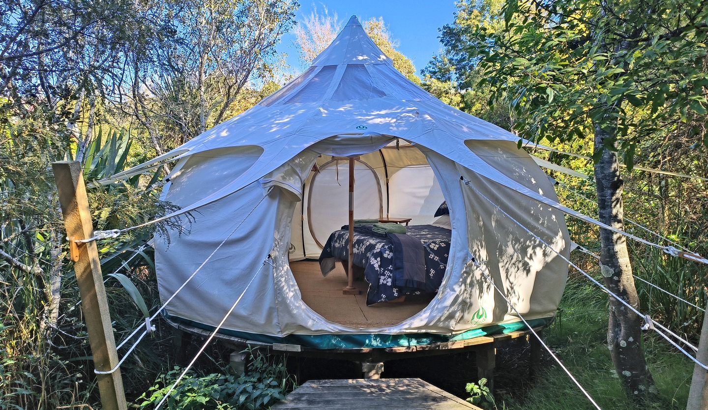 Secluded Island Glamping Retreat with Outdoor Kitchen and Private Bathroom near Oneroa, Waiheke Island