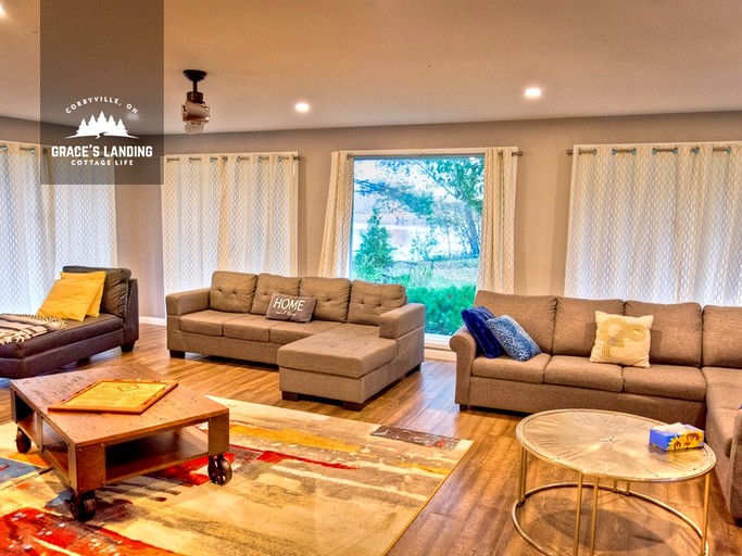 Cottages (Canada, Belleville, Ontario)