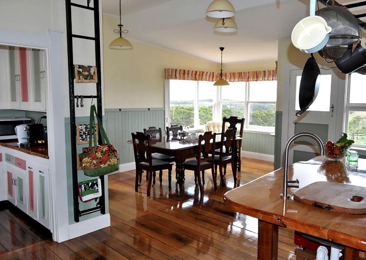 Cottages (Rocky Cape, Tasmania, Australia)