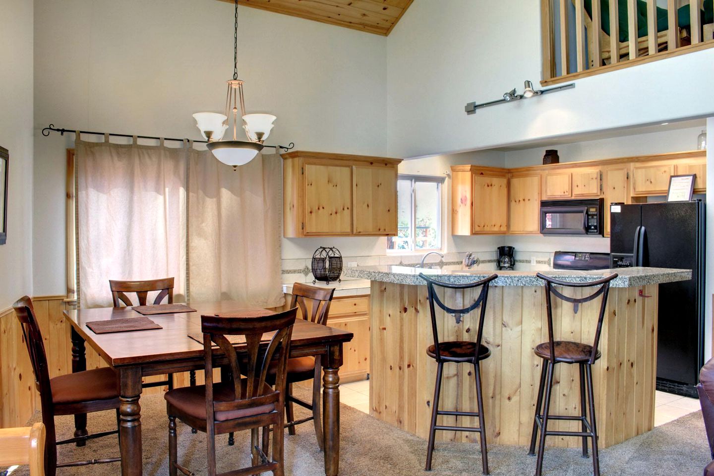 Log Cabins (Big Bear City, California, United States)
