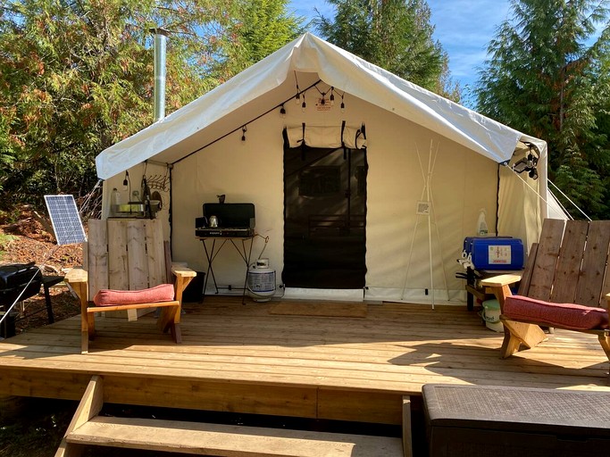 Vacation Rentals (Canada, --, --)