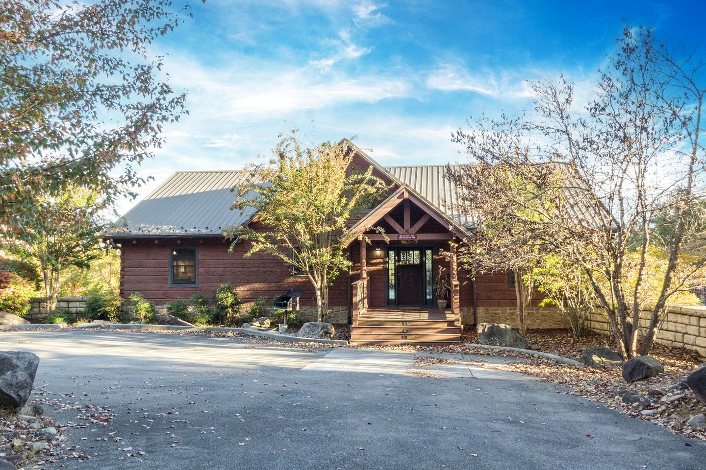 Spectacular Cabin with Hot-tub and Gorgeous Sights in Sevierville, Tennessee