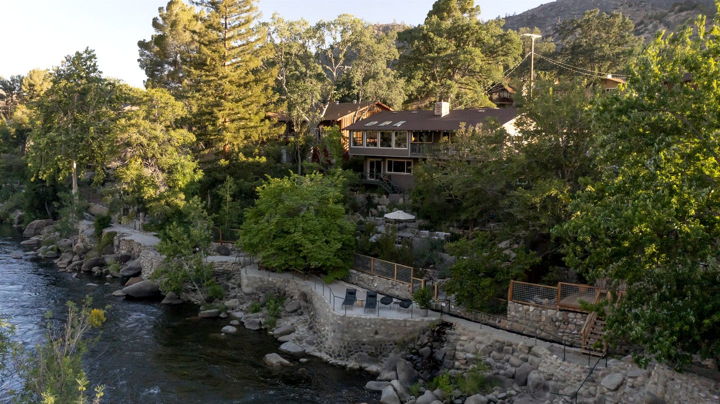 Stunning Riverfront Cabin Escape with Epic Mountain Views near Kernville, CA