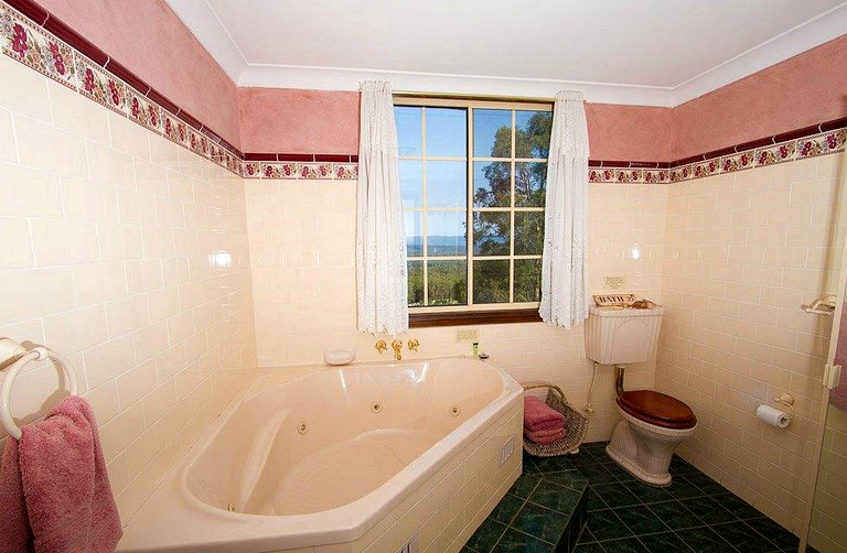 Delightful Bed and Breakfast Suite in Mount View, New South Wales | Nature Lodges (Mount View, New South Wales, Australia)