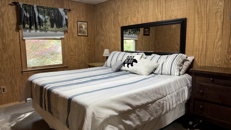 Cabins (United States of America, Bruceton Mills, West Virginia)