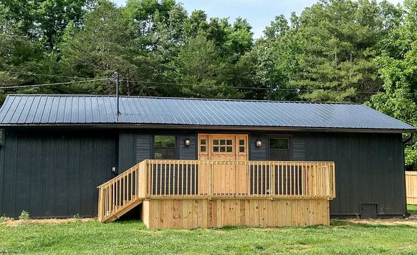 Luxurious Family Cabin with Games and a Fire Pit, Minutes from Pigeon Forge, Tennessee