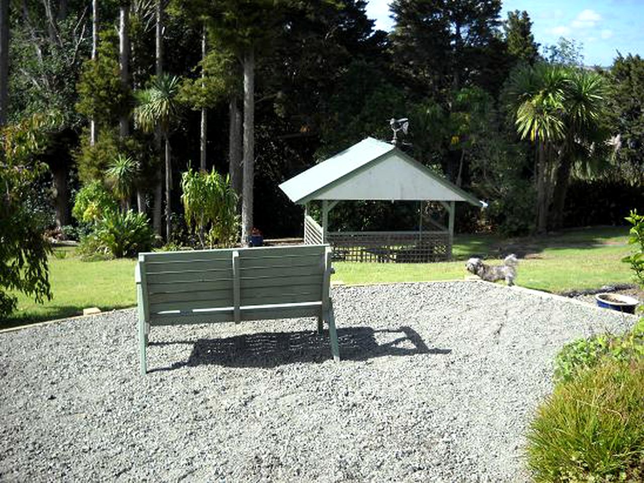 Cottages (Paparoa, North Island, New Zealand)