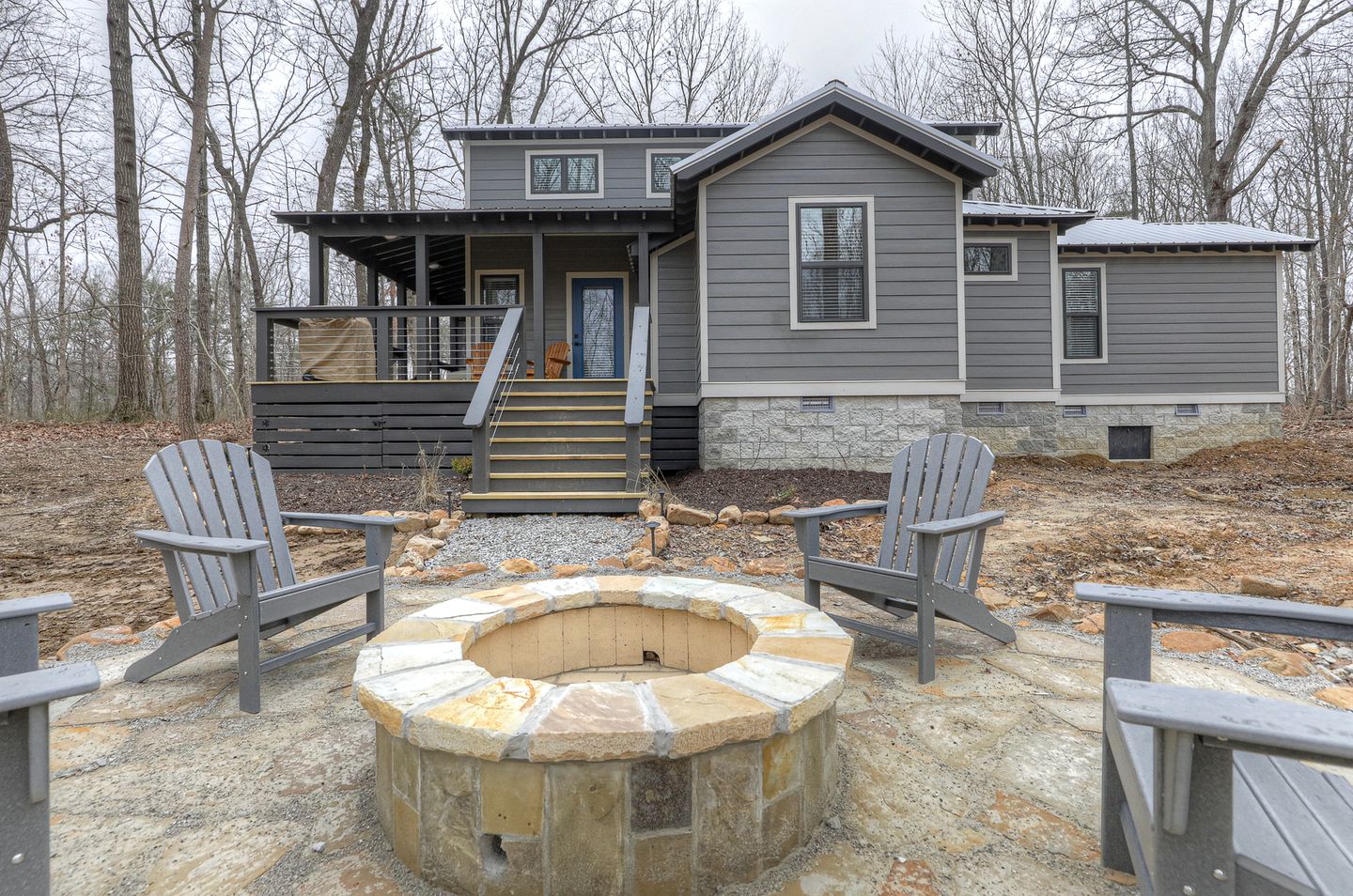 Embrace Nature in this Cozy Cabin with Fire Pit in Monteagle, Tennessee