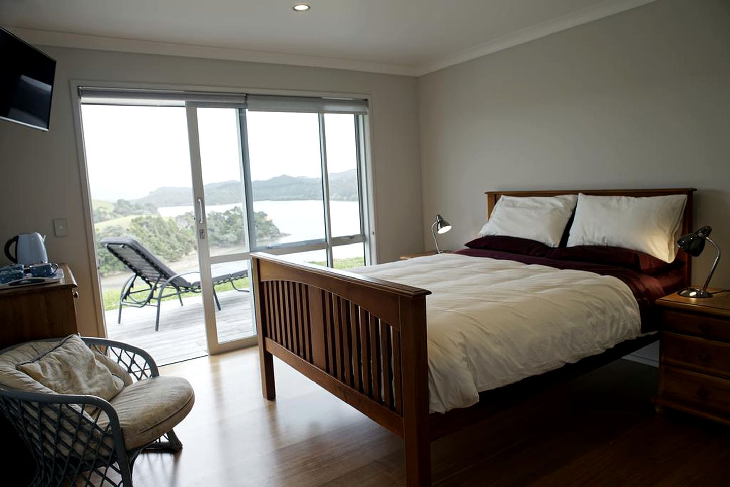Nature Lodges (Whangaruru, North Island, New Zealand)