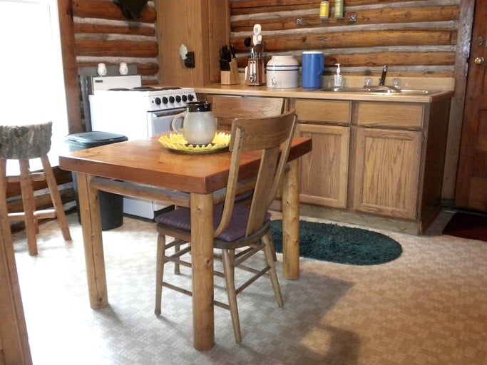 Log Cabins (Augusta, Montana, United States)