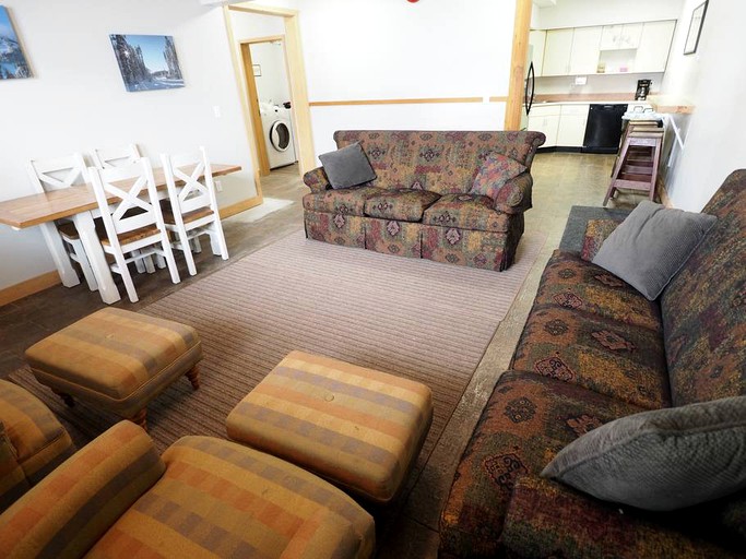 Nature Lodges (Hedley, British Columbia, Canada)