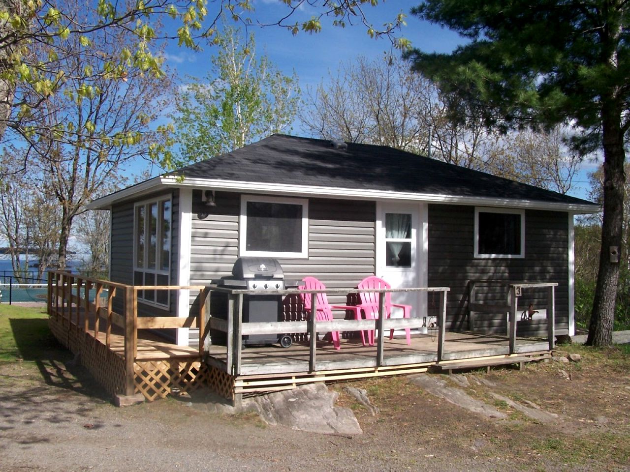 Cottages (Lavigne, Ontario, Canada)