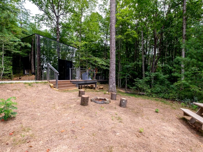 Cabins (United States of America, Transylvania County, North Carolina)