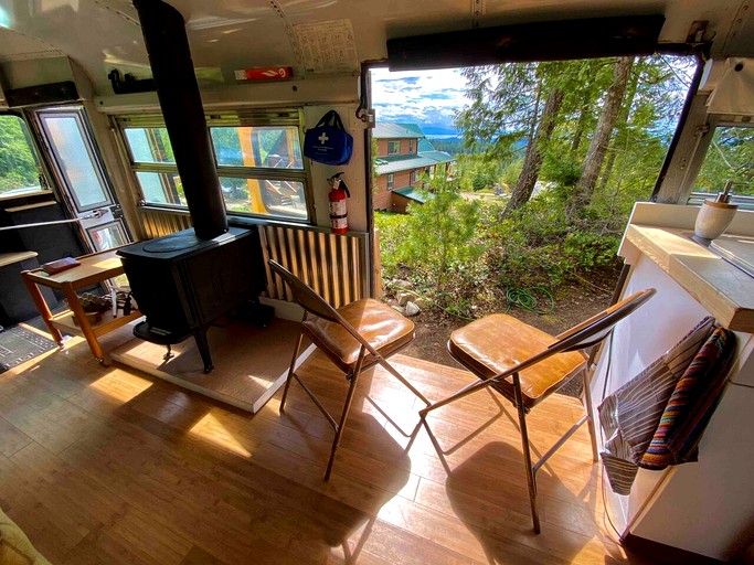 Vacation Rentals (Canada, --, --)