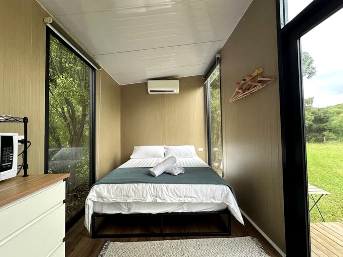 Tiny Houses (Australia, Myrrhee, Victoria)