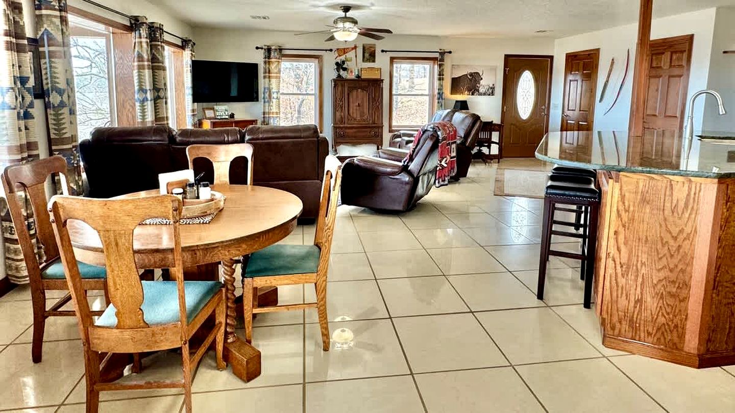 Secluded Riverfront Cabin with Bluff Views, Gated Privacy & Scenic Trail Access in Tahlequah, Oklahoma