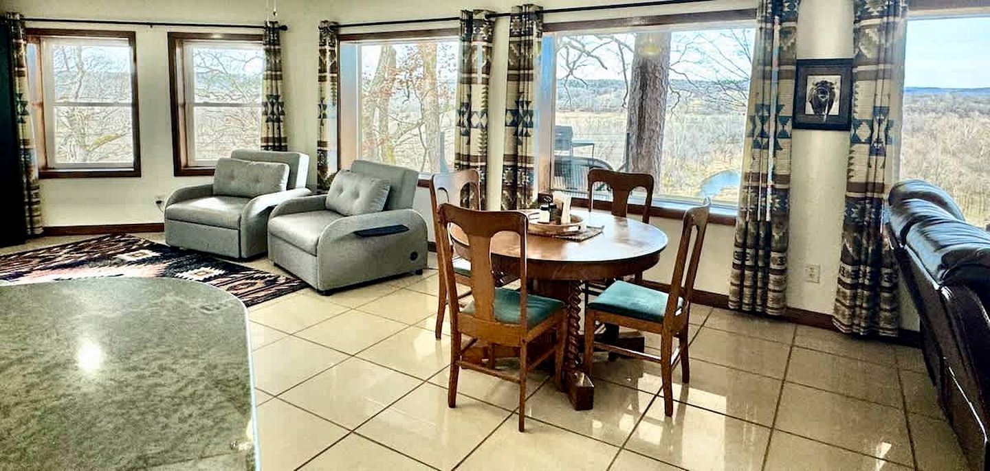 Secluded Riverfront Cabin with Bluff Views, Gated Privacy & Scenic Trail Access in Tahlequah, Oklahoma