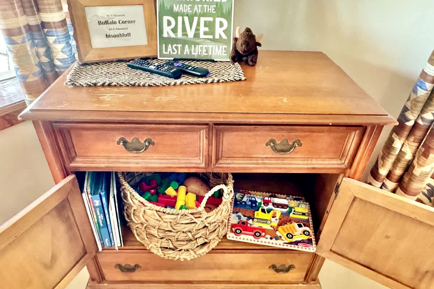 Secluded Riverfront Cabin with Bluff Views, Gated Privacy & Scenic Trail Access in Tahlequah, Oklahoma