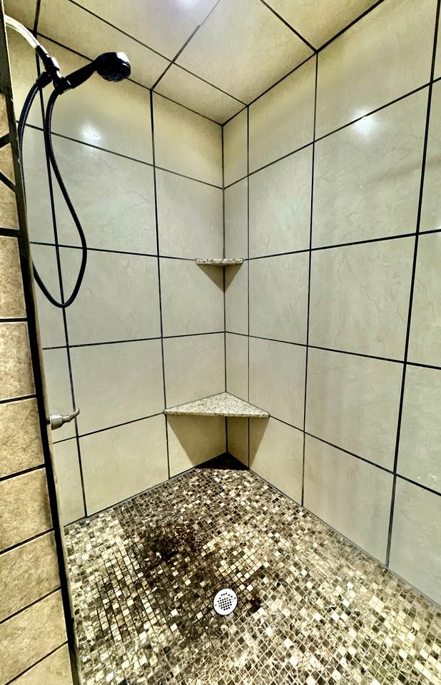 Secluded Riverfront Cabin with Bluff Views, Gated Privacy & Scenic Trail Access in Tahlequah, Oklahoma